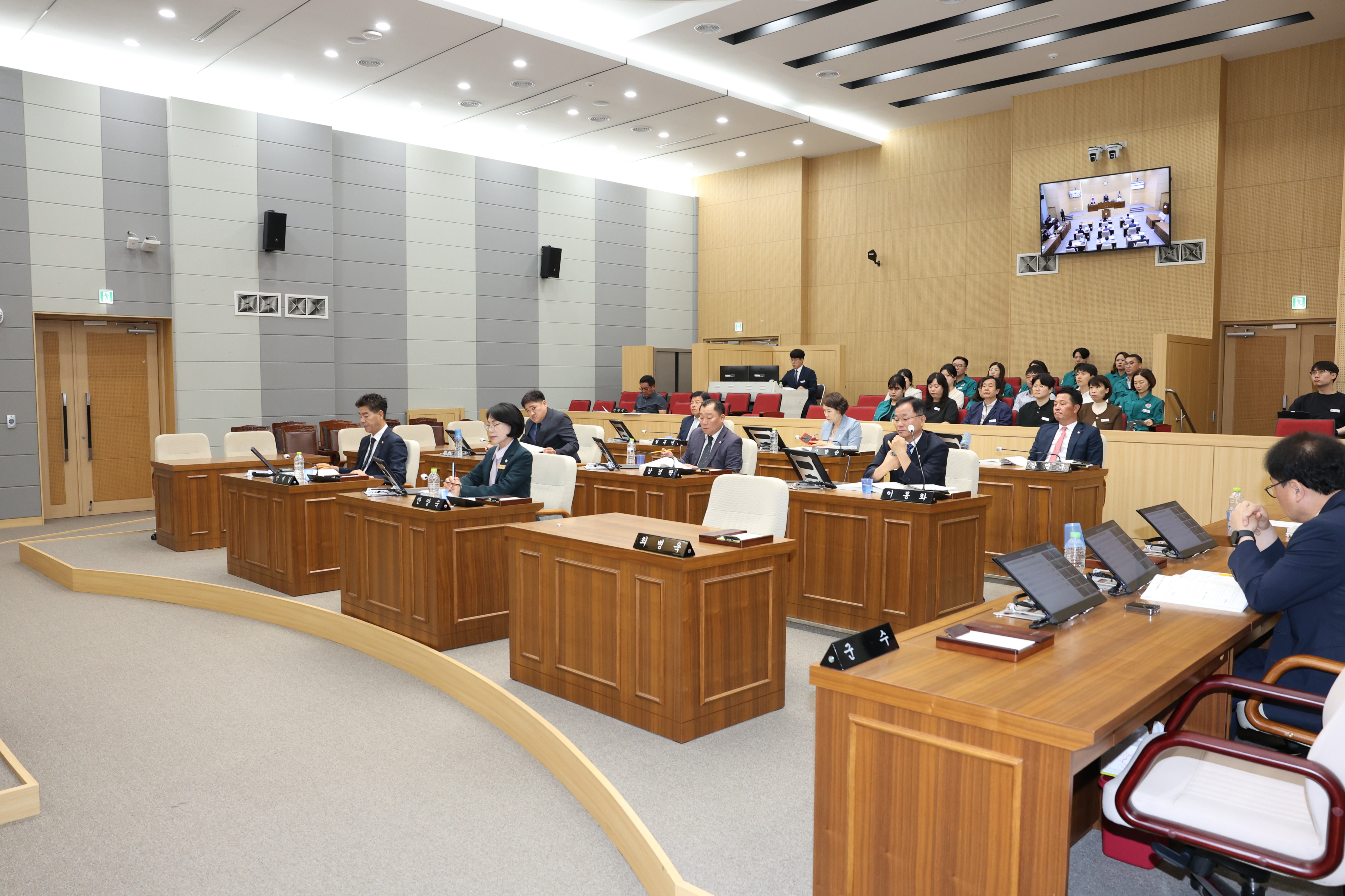 '제272회 예천군의회 제1차 정례회 제3차 본회의' 게시글의 사진(3) '2024 06 12 003 제272회 예천군의회 제1차 정례회 제3차 본회의.JPG'