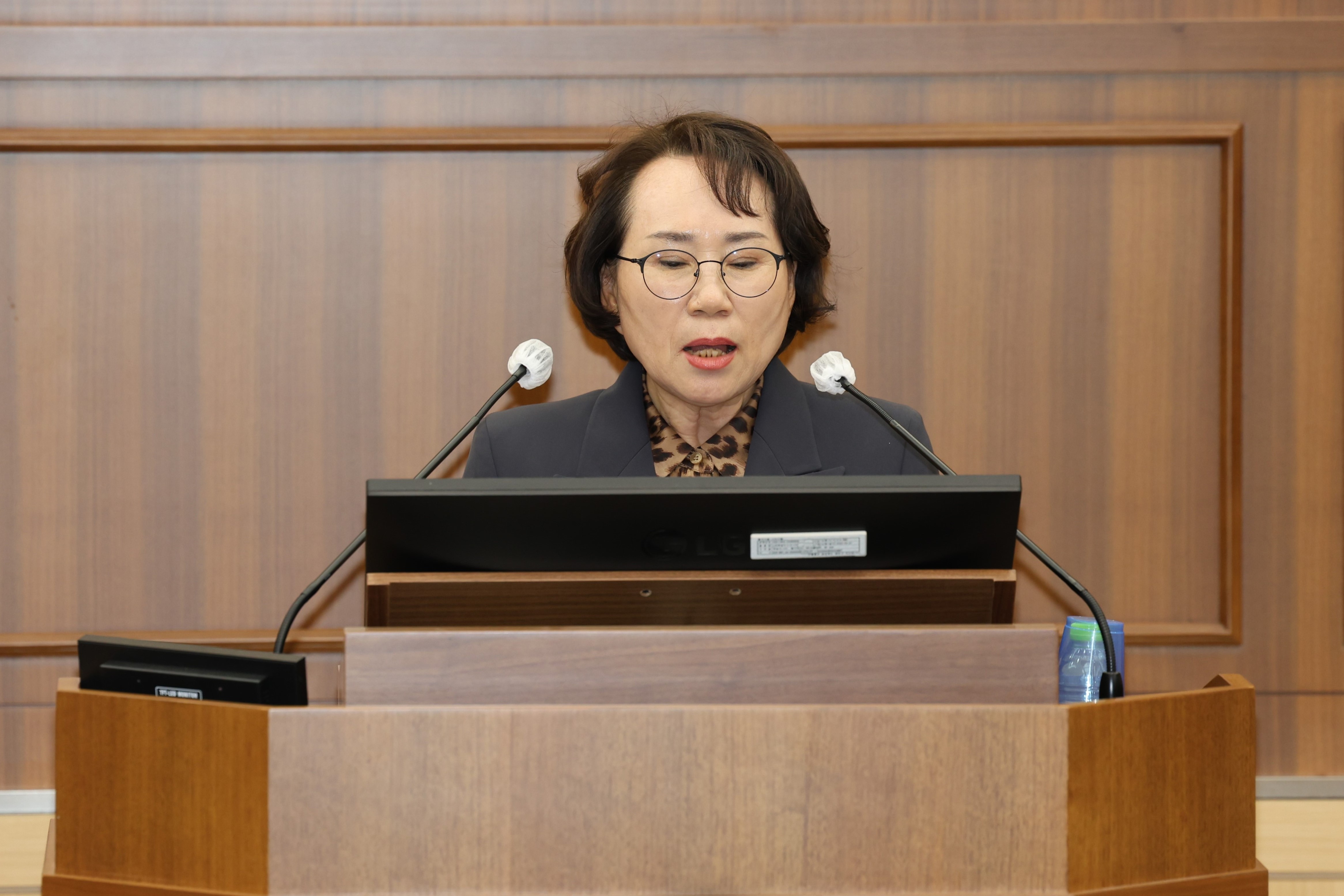 '제271회 에천군의회 임시회 제2차 본회의' 게시글의 사진(14) '2024 05 17 004 제271회 예천군의회 임시회 제2차 본회의.JPG'